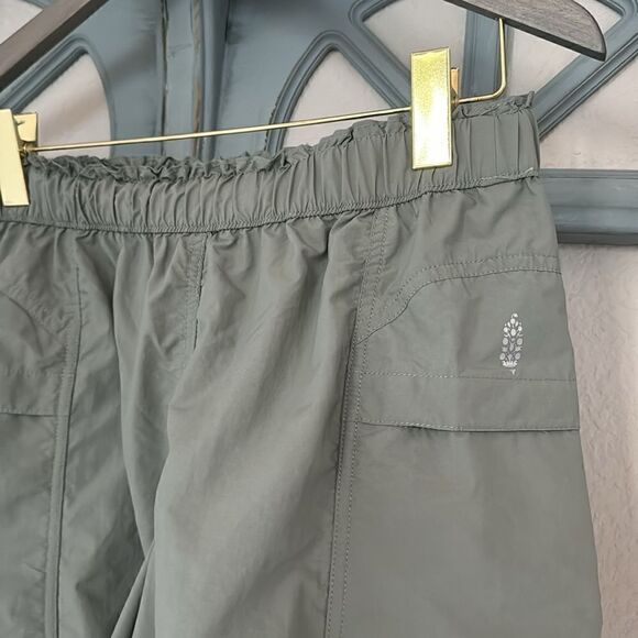 NWOT Free People Wild Short Olive Grey Olive S Water Repellent Lightweight Mid - Picture 5 of 11